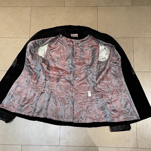 Gorgeous Black Velvet Tuxedo style blazer with Satin detail - XS/S - Picture 5 of 12